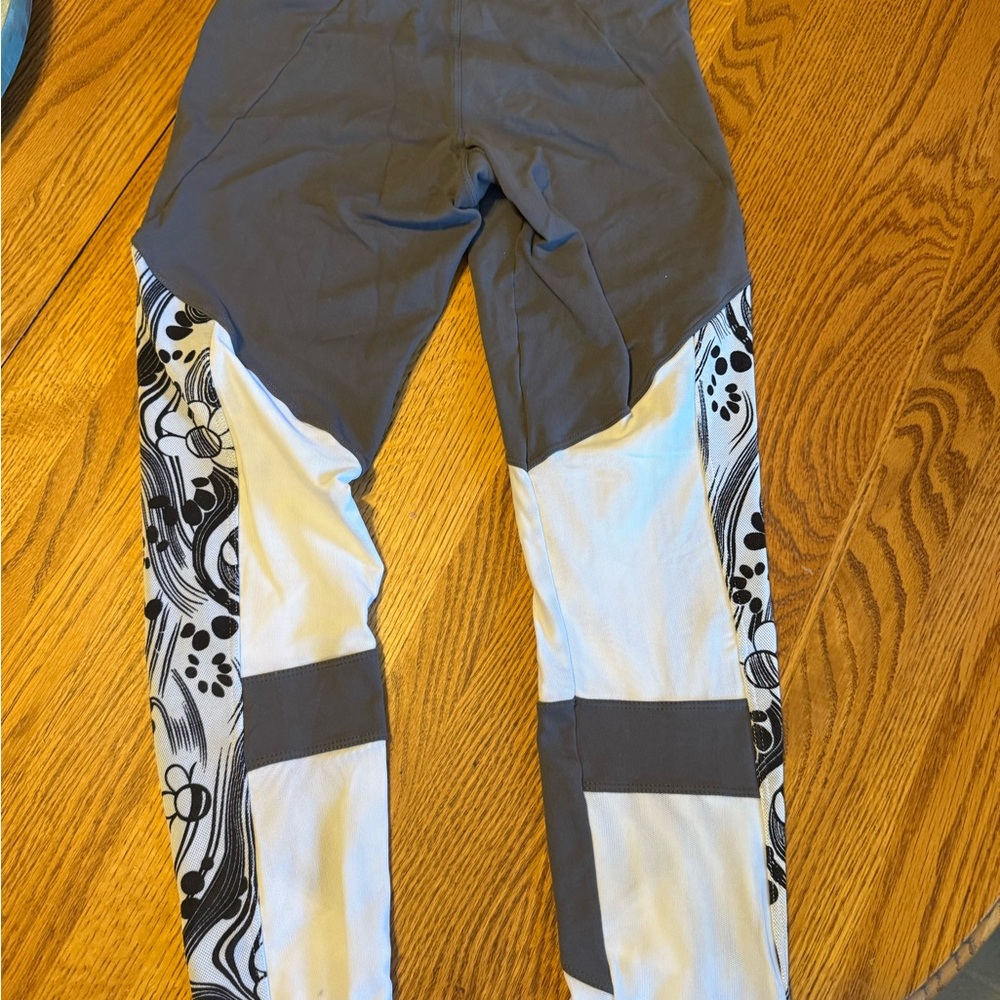 Stylish Gray and White Leggings